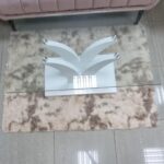שולחן קפה זכוכית עם פלטה מלבנית - עיצוב יוקרתי לבית