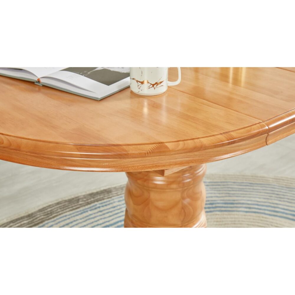 round-dining-table-natural-oak-1-2000x2000w.jpeg שולחן אוכל עגול אלון – שולחן איכותי לעיצוב הבית – תמונה 1