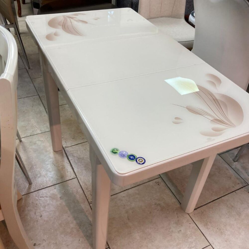 small-glass-dining-table-1-2000x2000-1.jpg שולחן אוכל קטן מזכוכית לעיצוב הבית - איכות ונוחות – תמונה 3
