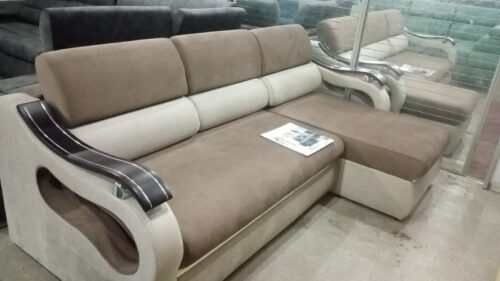 סלון פינתי קטן הנפתח למיטה זוגית רחבה ,עם ידיות מעוצבות מפנק תוך תשומת לב לפרטים הקטנים. הצורה הפשוטה עם ידיות מעוצבות אלמנט דקורטיבי שנותן עיצוב יוקרתי . מערכת ישיבה נפתחת למיטה + 2 ארגזי מצעים גדולים!!! משטח הישיבה והשינה בנוי ממזרן ספוג HR עם קפיצים ובד איכותי מפנק ונעים למגע לישיבה ושינה נוחה . כל הרכיבים עומדים בתו תקן אירופאי מידות : רוחב: 230 ס”מ | גובה : 90 ס”מ | עומק : 140 ס”מ | משטח שינה : 140*198 ס”מ ניתן להזמין את הסלון במגוון רחב של בדים בגוונים שונים : בנייה מחומרים איכותיים בעלי תו תקן אירופי